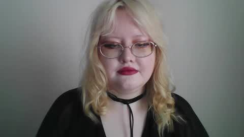 elayne_sweet online show from March 3, 2026, 8:09 am