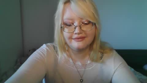 elayne_sweet online show from May 6, 2026, 6:30 am
