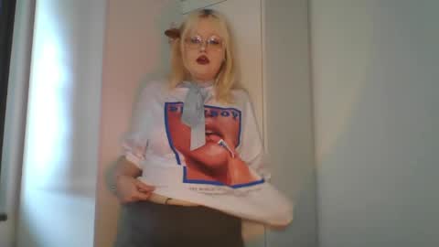 elayne_sweet online show from May 30, 2026, 6:10 am