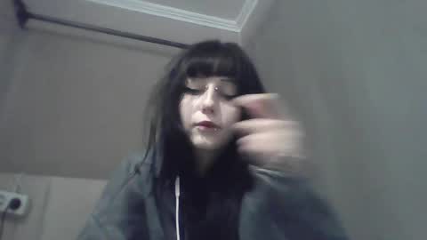 Lia online show from April 25, 2026, 1:41 pm