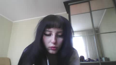 Snapshot of elaynetanton chatting on May 7, 2026, 12:10 pm Lia online show from May 7, 2026, 12:10 pm