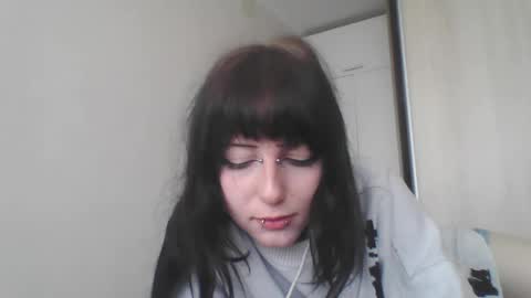 Snapshot of elaynetanton chatting on June 1, 2026, 8:05 am Lia online show from June 1, 2026, 8:05 am