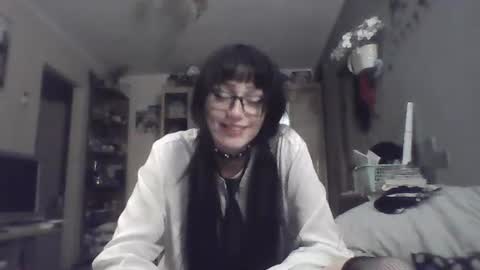 Lia online show from June 18, 2026, 6:45 pm