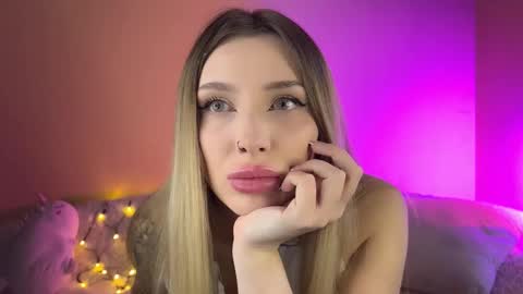 Snapshot of eleanor_rr_ chatting on October 24, 2025, 9:06 am Ella online show from October 24, 2025, 9:06 am