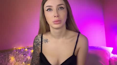 Snapshot of eleanor_rr_ chatting on October 27, 2025, 6:39 am Ella online show from October 27, 2025, 6:39 am