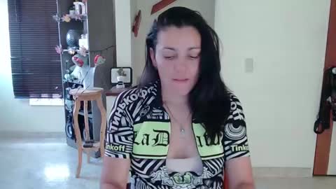 Snapshot of electra_mark chatting on February 4, 2025, 9:31 pm Karina and Melisa online show from February 4, 2025, 9:31 pm