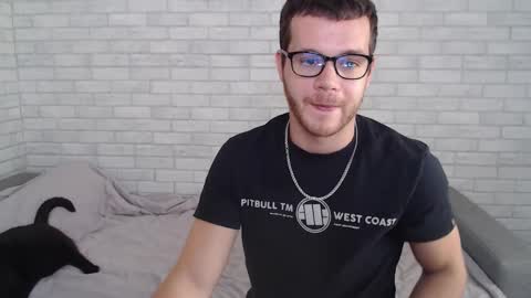 Snapshot of electric_smile chatting on September 30, 2025, 7:57 am Alex online show from September 30, 2025, 7:57 am