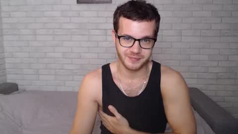 Snapshot of electric_smile chatting on October 10, 2025, 7:46 pm Alex online show from October 10, 2025, 7:46 pm