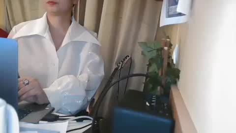 Julia Follow me on Onlyfansju grosroberts online show from December 9, 2024, 12:30 pm