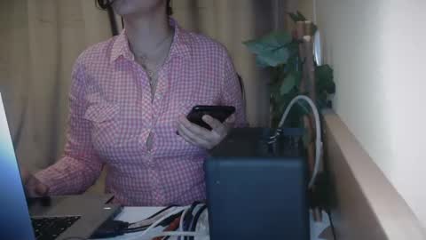 Julia Follow me on Onlyfansju grosroberts online show from February 7, 2025, 12:50 pm