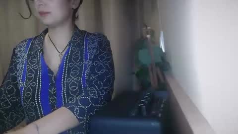 Julia Follow me on Onlyfansju grosroberts online show from February 28, 2025, 10:50 pm
