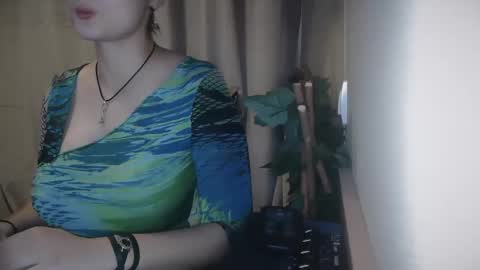 Julia Follow me on Onlyfansju grosroberts online show from March 5, 2025, 9:04 pm