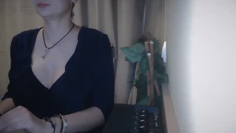 Julia Follow me on Onlyfansju grosroberts online show from March 6, 2025, 9:20 pm
