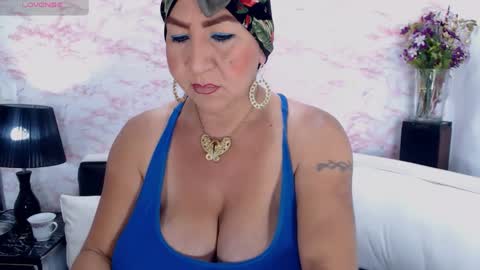 Snapshot of elektra_4_you chatting on January 17, 2025, 12:10 pm XIOMY give LIKE on my page online show from January 17, 2025, 12:10 pm