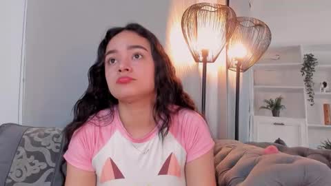 Elen CR online show from October 22, 2025, 7:35 pm