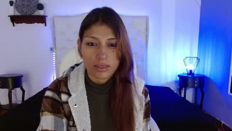 Snapshot of elena_detroya_ chatting on January 1, 2025, 12:00 pm Elena online show from January 1, 2025, 12:00 pm