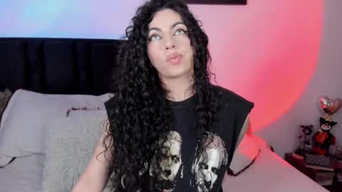 Snapshot of elena_lust chatting on September 24, 2025, 6:17 am Elena online show from September 24, 2025, 6:17 am