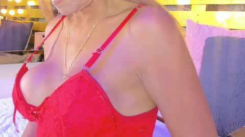 Elena online show from March 8, 2025, 7:20 pm