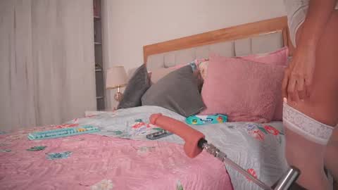 Snapshot of elena_mature chatting on September 22, 2025, 8:00 pm Elena online show from September 22, 2025, 8:00 pm