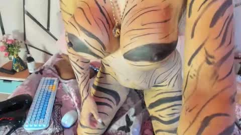 Snapshot of elena_mature chatting on October 17, 2025, 11:40 pm Elena online show from October 17, 2025, 11:40 pm