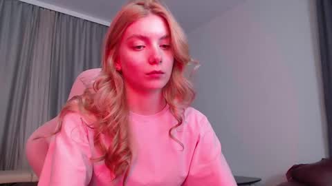 Elena online show from April 24, 2026, 7:05 pm
