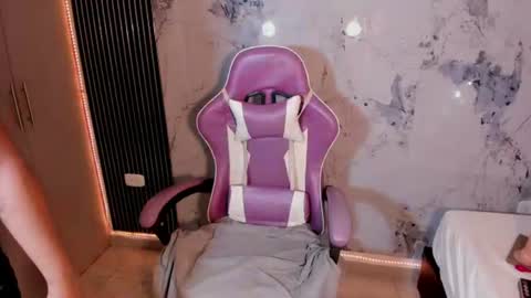elena_wolff online show from June 25, 2026, 11:59 am