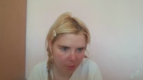 Snapshot of elenaflirt chatting on July 2, 2026, 8:20 am Elena online show from July 2, 2026, 8:20 am