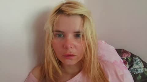 Snapshot of elenaflirt chatting on July 13, 2026, 12:52 pm Elena online show from July 13, 2026, 12:52 pm