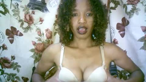 elenah013 online show from December 17, 2025, 6:41 am