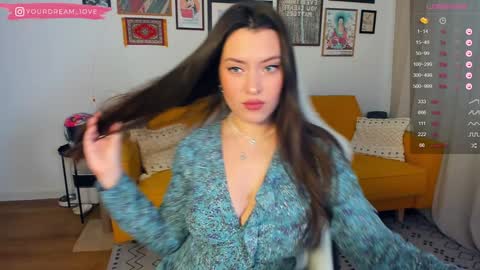 Elena insta yourdream 1ove online show from December 8, 2024, 6:33 am