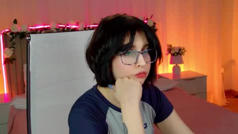 Miss Elena online show from February 2, 2026, 7:01 pm