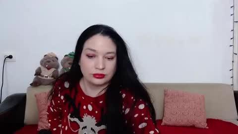 Snapshot of elenatroyy chatting on December 8, 2024, 9:19 pm ElenaTroyy online show from December 8, 2024, 9:19 pm