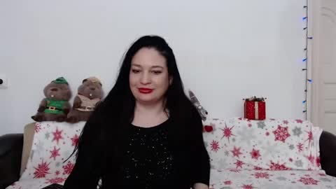Snapshot of elenatroyy chatting on January 3, 2025, 12:33 am ElenaTroyy online show from January 3, 2025, 12:33 am