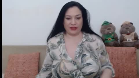 Snapshot of elenatroyy chatting on March 4, 2025, 9:22 pm ElenaTroyy online show from March 4, 2025, 9:22 pm