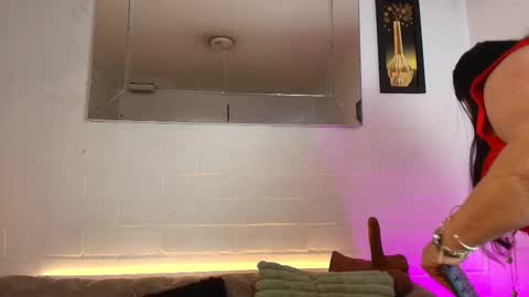 elenna_boobs_ online show from October 1, 2025, 6:19 am