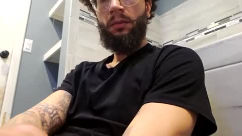 Snapshot of elephant_titus chatting on February 15, 2026, 7:38 am elephant_titus online show from February 15, 2026, 7:38 am