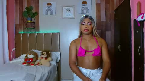 eletrabrowns online show from October 15, 2025, 5:18 am