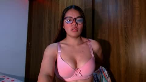 Snapshot of elettra_fiore chatting on October 26, 2025, 3:23 am Elettra online show from October 26, 2025, 3:23 am