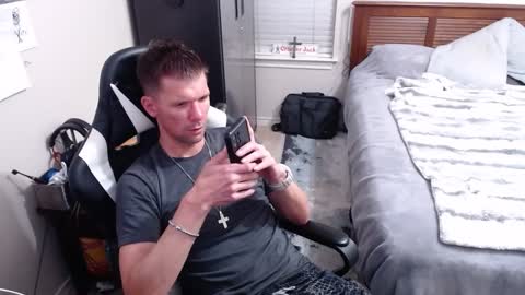 Snapshot of elevatetlb chatting on October 8, 2025, 6:00 am Walker online show from October 8, 2025, 6:00 am