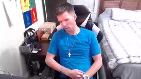 Snapshot of elevatetlb chatting on October 12, 2025, 4:11 am Walker online show from October 12, 2025, 4:11 am