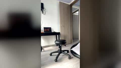 Snapshot of elferjuan1310 chatting on May 22, 2026, 2:01 pm elferjuan1310 online show from May 22, 2026, 2:01 pm