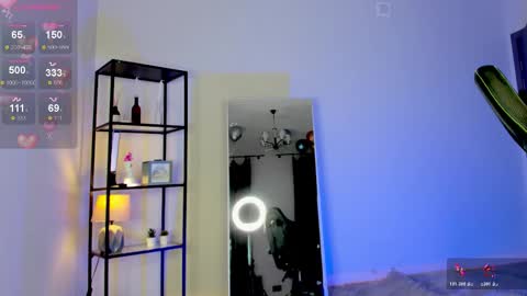 Elfie online show from October 27, 2025, 6:39 am