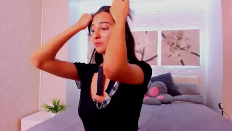 Snapshot of elfy_rare chatting on October 17, 2025, 2:19 pm Elfy online show from October 17, 2025, 2:19 pm