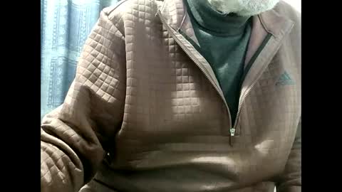 elfyonee online show from December 8, 2024, 4:07 pm