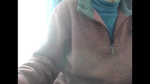 elfyonee online show from February 28, 2025, 12:09 pm