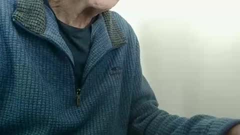 elfyonee online show from September 23, 2025, 2:20 pm