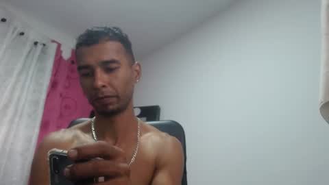 Snapshot of elherrero2024 chatting on December 9, 2024, 5:19 pm elherrero2024 online show from December 9, 2024, 5:19 pm