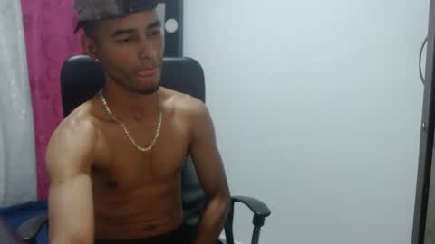 Snapshot of elherrero2024 chatting on December 10, 2024, 2:38 am elherrero2024 online show from December 10, 2024, 2:38 am