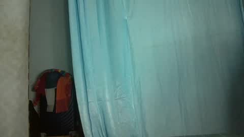 elia011 online show from January 15, 2025, 10:02 pm