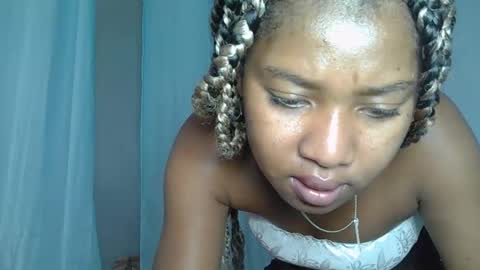 elia011 online show from January 19, 2025, 12:28 pm